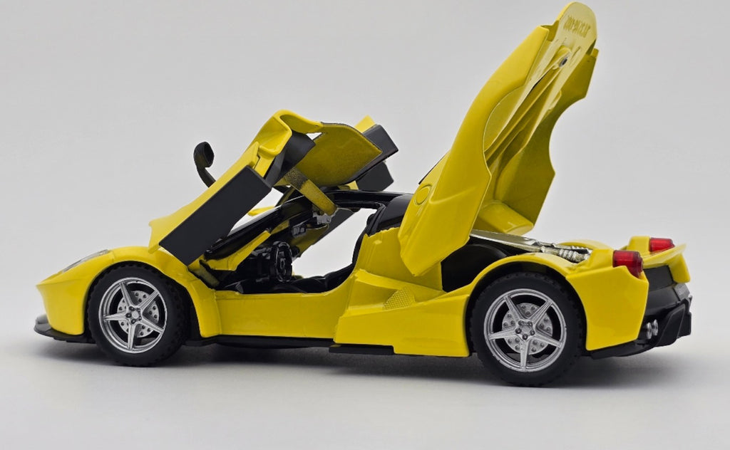 Ferrari LaFerrari 1:24 Diecast Model Car – Assorted Colors