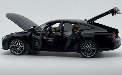 Audi A7 Sportline 1:18 Diecast Scale Model Collectible - Big Car
