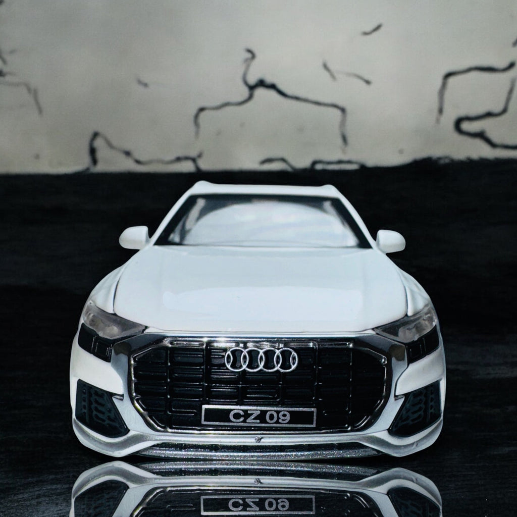 Audi Q8 1:24 diecast scale model car collectible