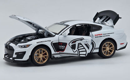 Ford Mustang Shelby GT500 1:24 diecast scale model car