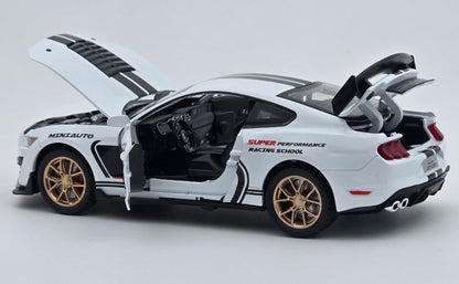 Ford Mustang Shelby GT500 1:24 diecast scale model car