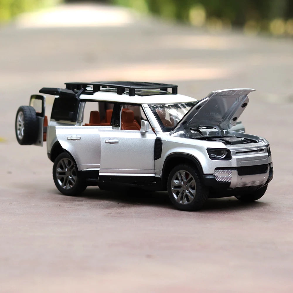 Remote Control Metal Diecast Defender Car with Smoke Effect | Openable Doors & Light | 1:22 Scale