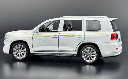 Toyota Land Cruiser LC200 1:24 diecast Scale Model | Assorted Colors